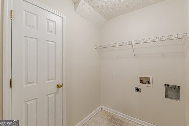 Building Photo - 3757 Harvest Dr