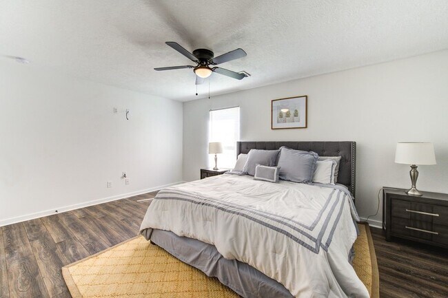 Building Photo - 5906 Hilary St