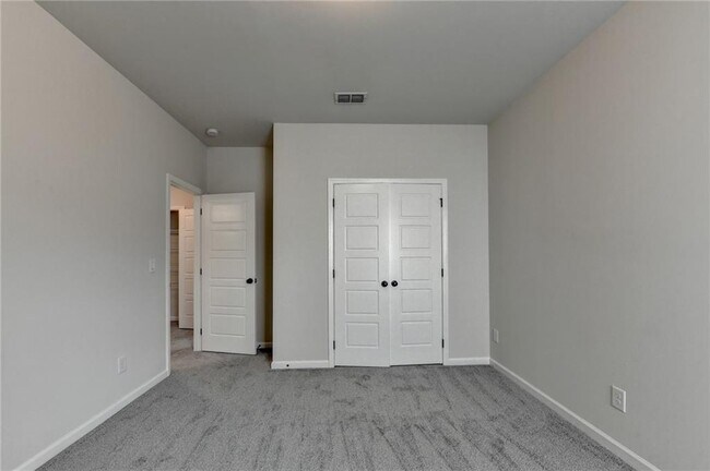 Building Photo - 1854 Westfall Lndg