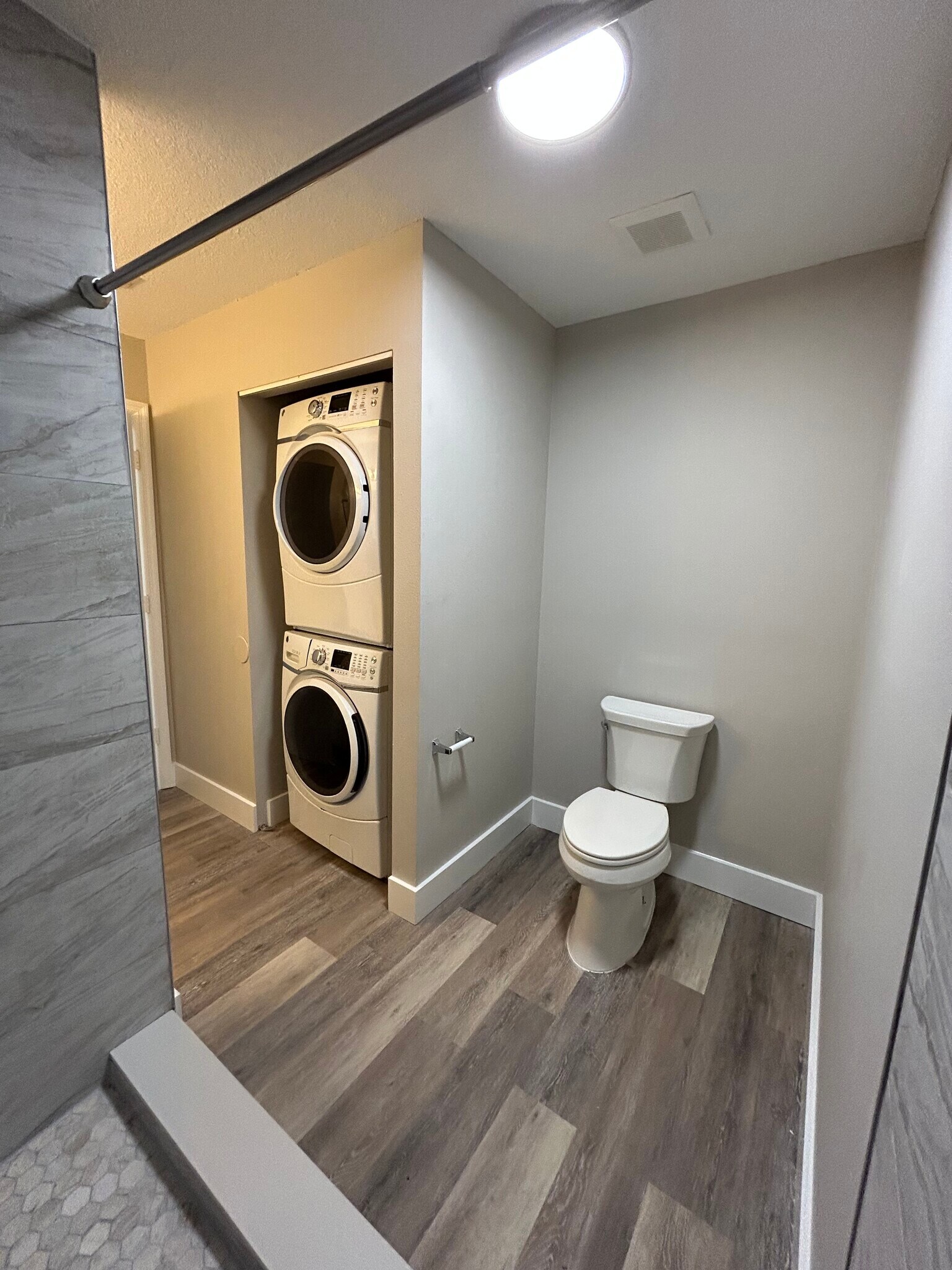 Building Photo - 1601 Big Tree Rd