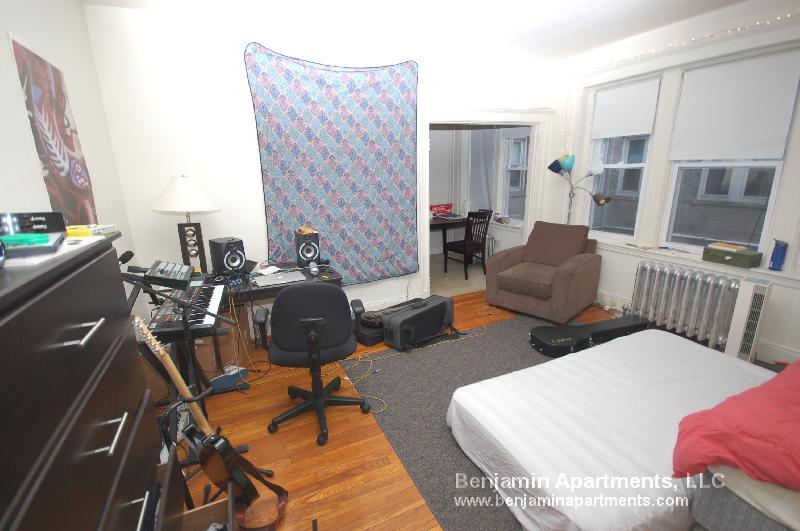 Building Photo - 1163 Boylston St