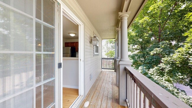 Building Photo - 3042 Barclay Way