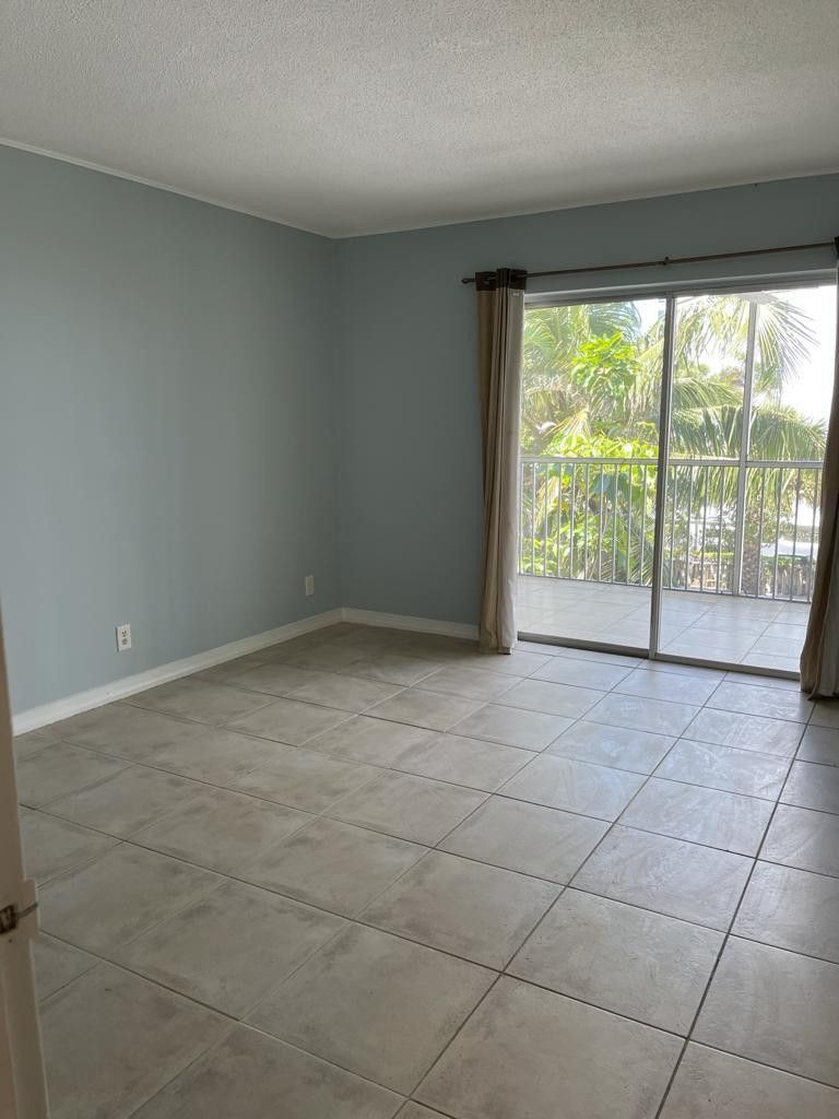 Building Photo - 3915 S Flagler Dr