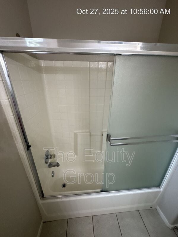 Building Photo - 2752 W Oriole Ave