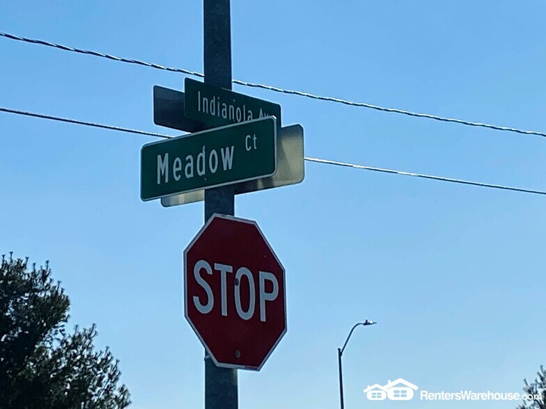 Building Photo - 2000 Meadow Ct