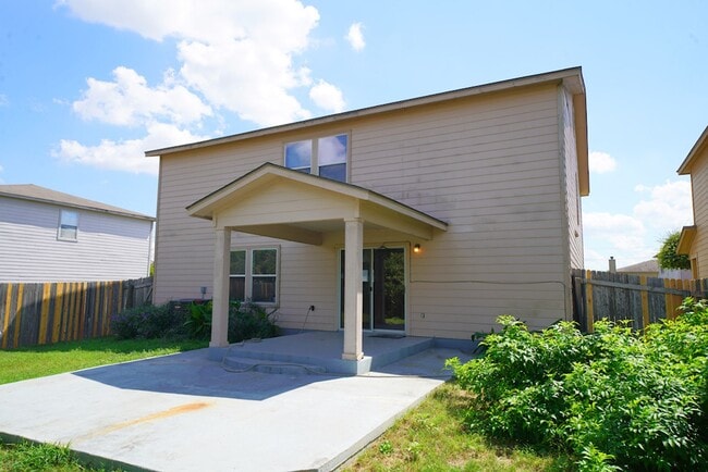 Building Photo - Charming 4-Bedroom, 2.5-Bathroom Home in C...