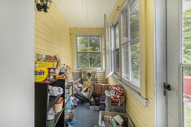 Building Photo - 405 N Ashley St