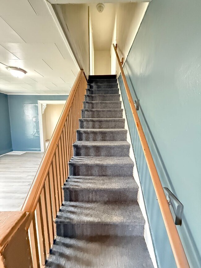 Building Photo - First St 313 w/Wesley St 346 W