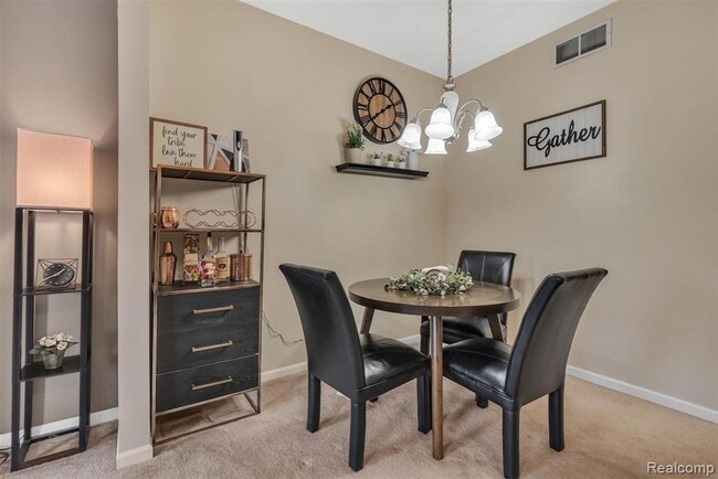 Building Photo - 2205 Knotty Pine Tr