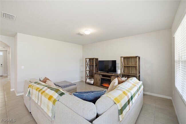 Building Photo - 1917 SW 4th St