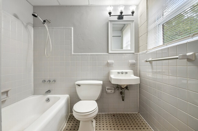 Building Photo - 2211 Morehead Ave