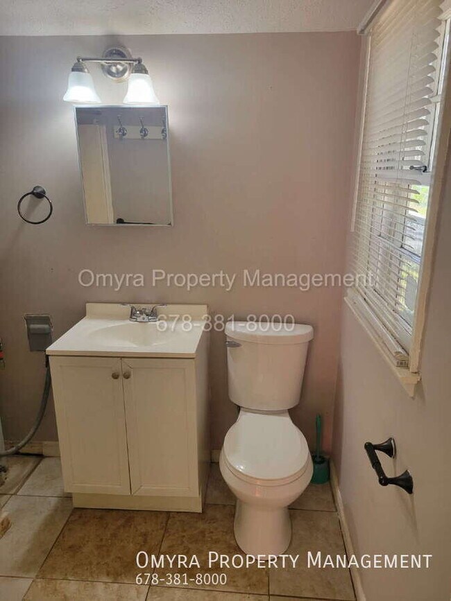 Building Photo - 591 Bolan St SE