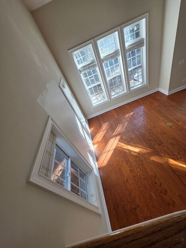 Building Photo - Oakview