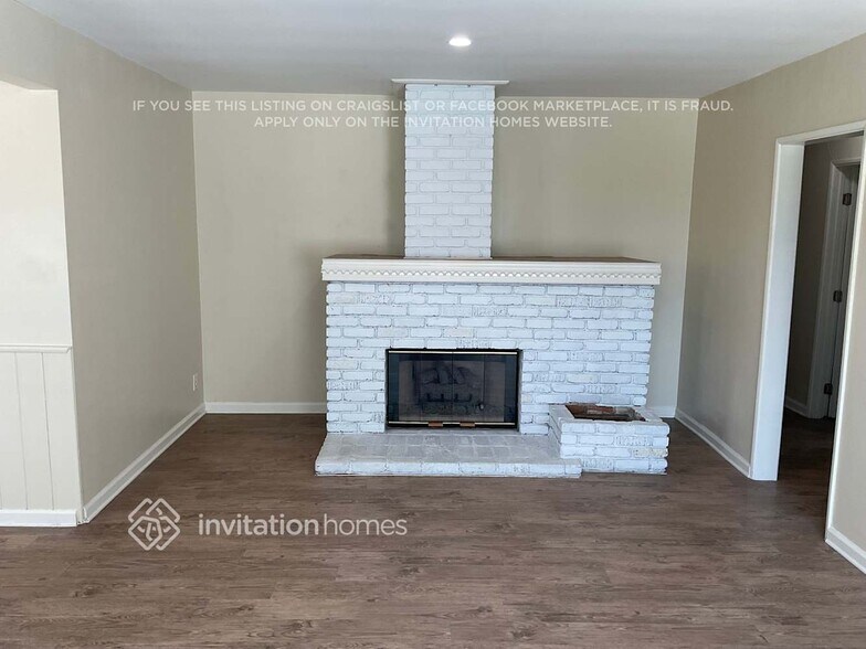 Building Photo - 6741 Amigo Ave