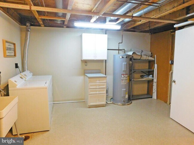 Building Photo - 10315 Cherry View Ct