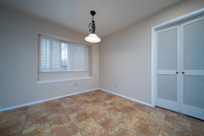 Building Photo - 2411 Gunston Ct