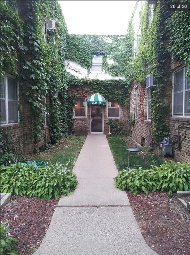 Building Photo - Emerson Manor Flats