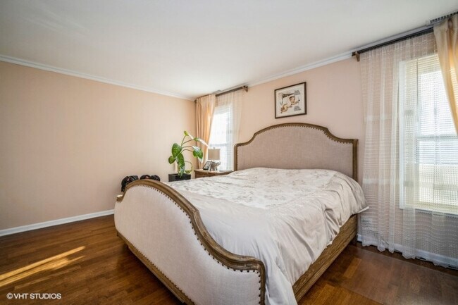 Building Photo - 1413 Sutton Ct