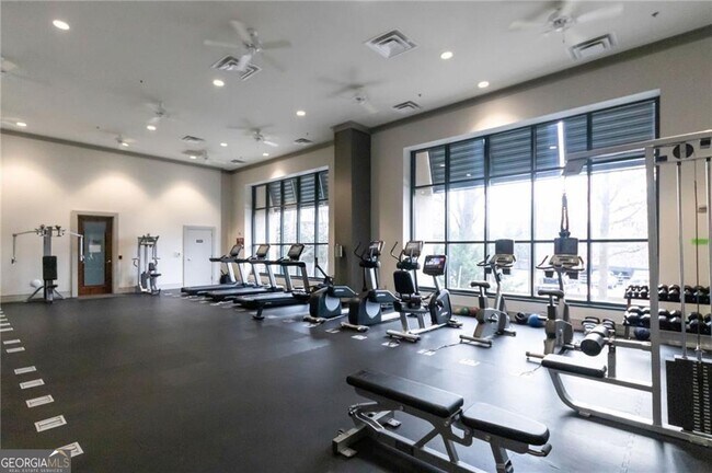 Building Photo - 3040 Peachtree Rd NW