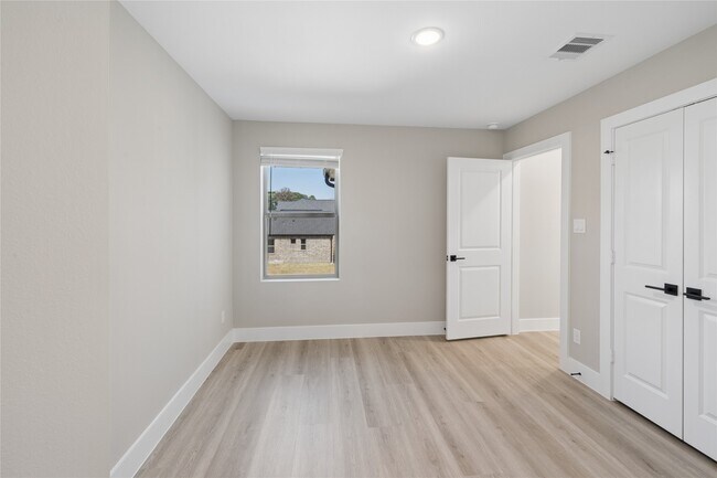 Building Photo - 20019 Venetto St