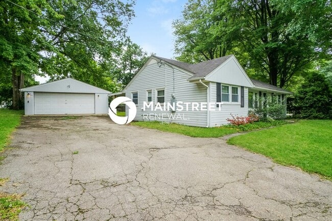 Building Photo - 3 Bedroom Pet-Friendly Home in Louisville, KY with Main Street Renewal