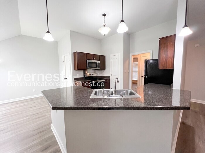 Building Photo - 8843 Smith Ranch Dr
