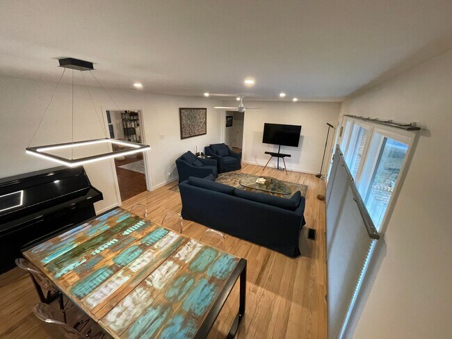 Building Photo - 4421 Cedar Mountain Dr