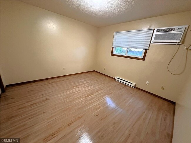 Building Photo - 1380 Heritage Dr