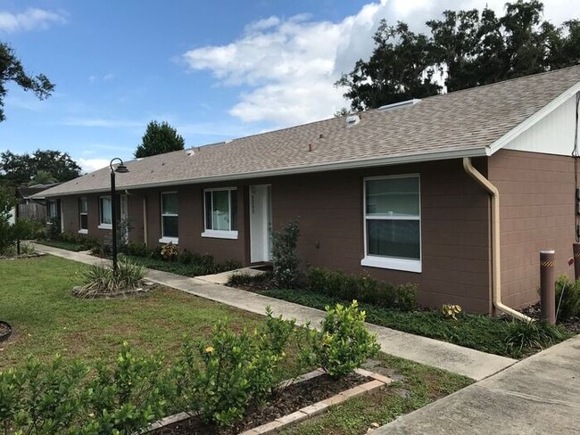 Primary Photo - 2 Bedroom/2 Bathroom Triplex with Large Fe...
