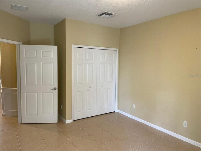 Building Photo - 5063 Tideview Cir