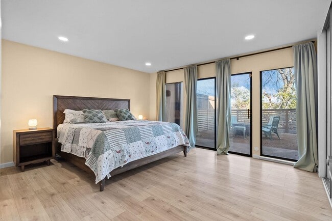 Building Photo - Amazing Mid-Century Modern 2 Bed, 2.5 Bath Ready for New Tenants- Eagle Mountain Saginaw ISD- 76179