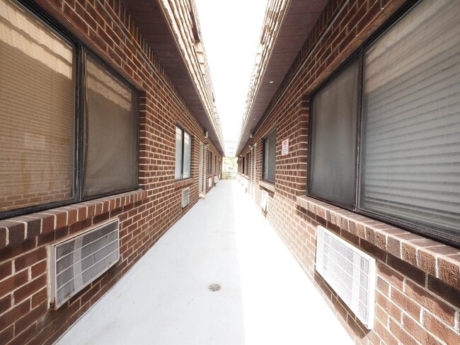 Building Photo - 78 69th St