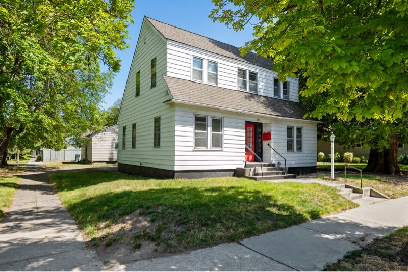 Primary Photo - 801 E Lakeside Ave