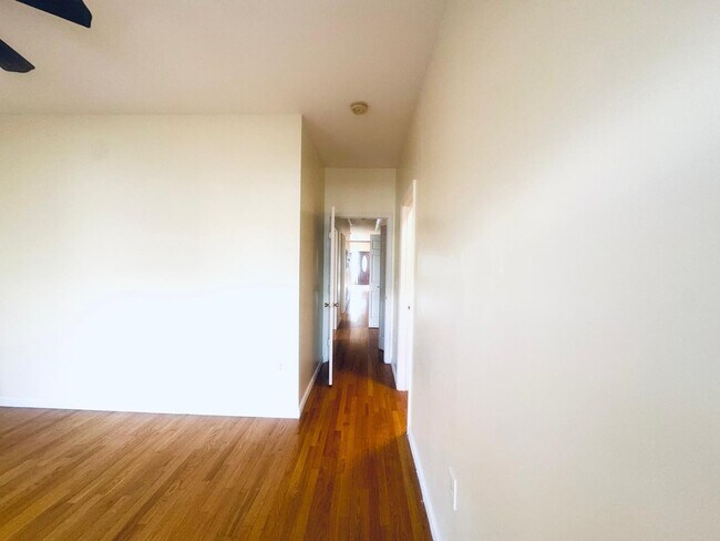 Building Photo - 30 Whitman Ave