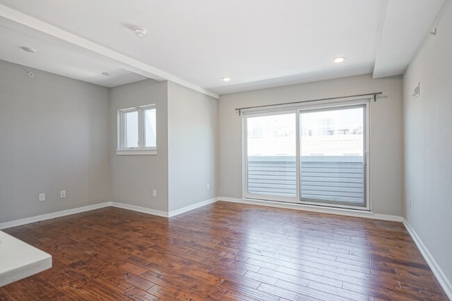 Building Photo - 1710 Cambridge St