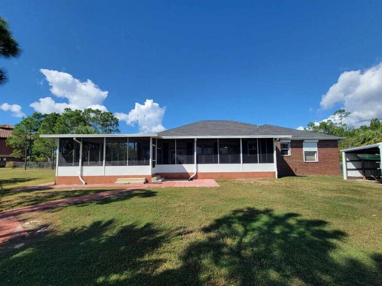 exterior-screen enclosure - 7327 Rodgers Dr