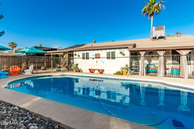 Building Photo - 12728 N 40th Pl