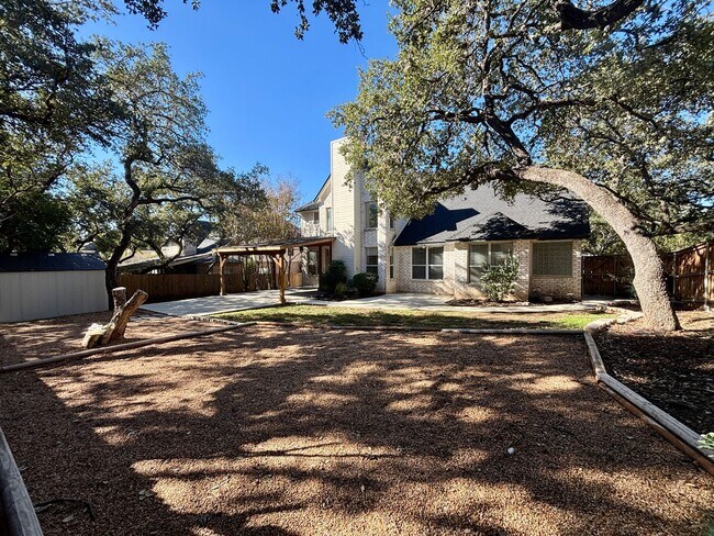 Building Photo - 4-Bed Home in Gated Community with Amenities