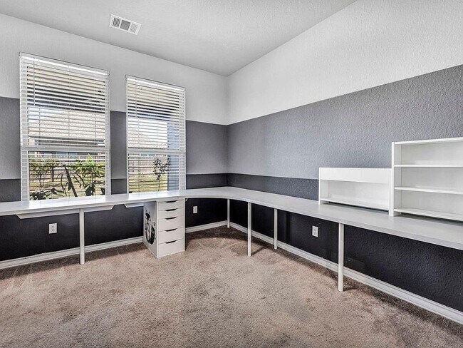 Building Photo - 3900 Harbor Point Dr
