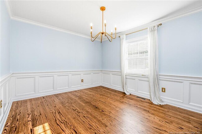 Building Photo - 325 Northview Dr