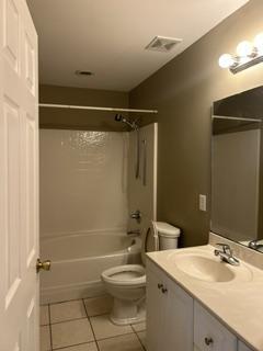 Building Photo - 423 Trenton Ln