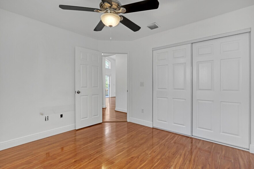 Building Photo - 6817 Barnwell Dr