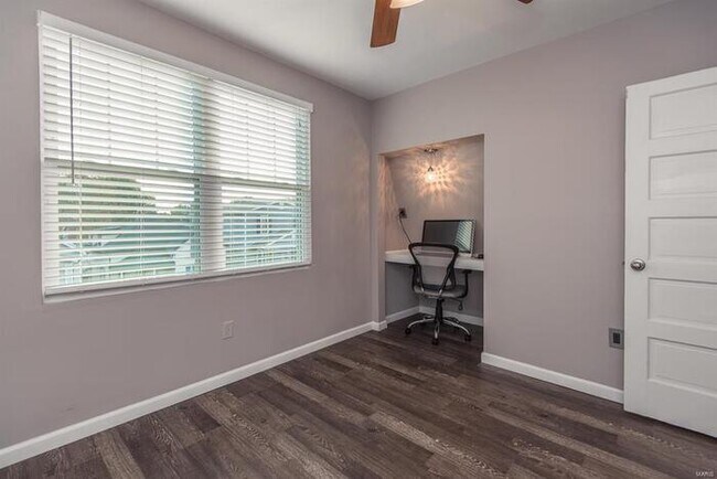 Building Photo - Fantastic 2bd/2ba home! Let yourself in!