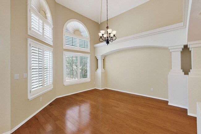Building Photo - 6017 Ojo De Agua Dr