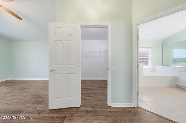 Building Photo - 1380 Fairway Village Dr