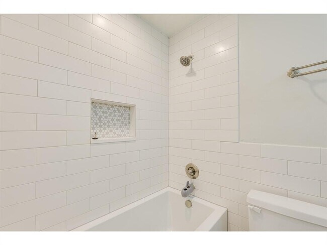 Building Photo - 8700 Mountainwood Cir