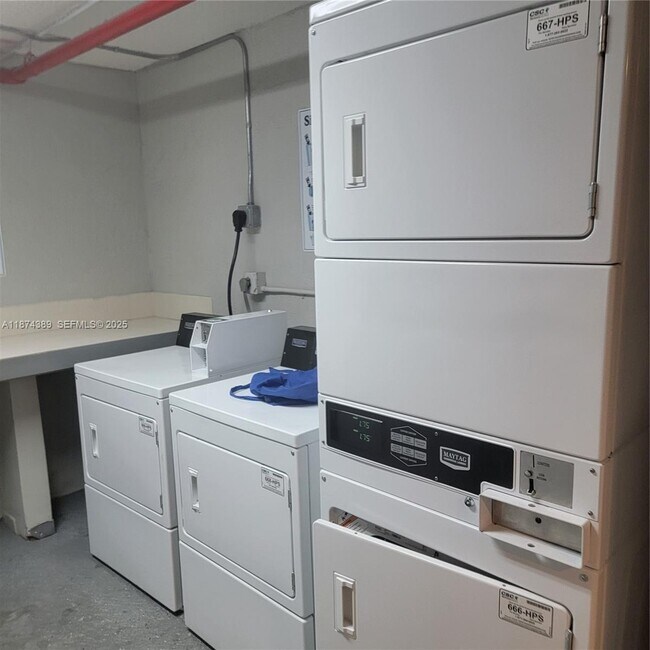 Building Photo - 210 SW 11th St