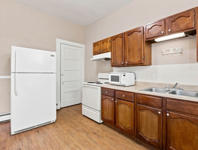 Building Photo - 1329 7th St