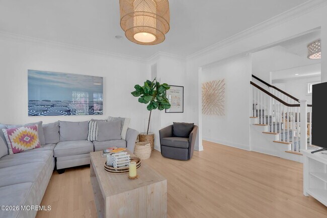 Building Photo - 112 Sylvania Ave