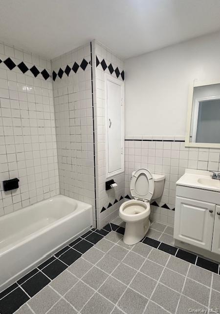 Building Photo - 25 Jimal Dr